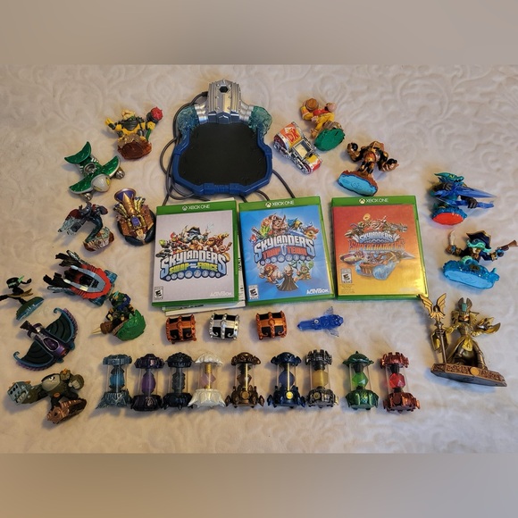 Skylander various pack starter Set with Blue Portal and Assorted Figures